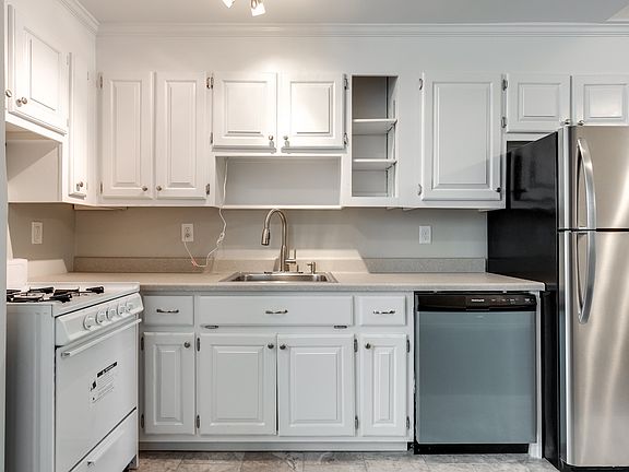 3rd image of 707 W Clay St #A