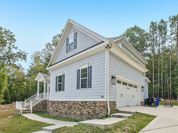 3rd image of 92 Sheila Ct