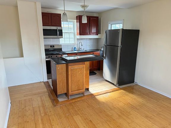 4th image of 104 Avenue 211 Pl Floor 2