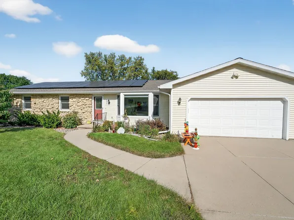 800 Forest View Dr, Verona, WI 53593