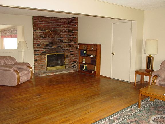 Living room Fireplace