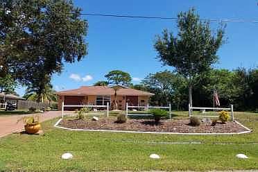 Home For Sale In Port Saint Lucie