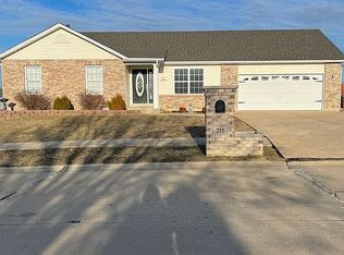 215 Meadow Crest Dr, Troy, MO 63379