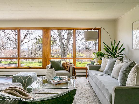 5th image of 596 Hoagerburgh Road