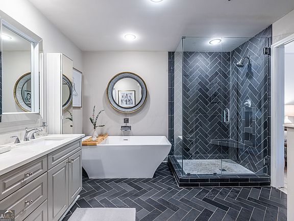 5th image of 50 Biscayne Dr NW Unit 3111