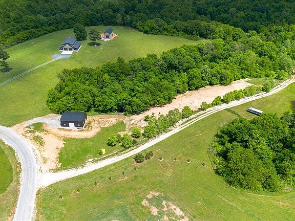 5th image of 1368 Mountain Ridge Rd