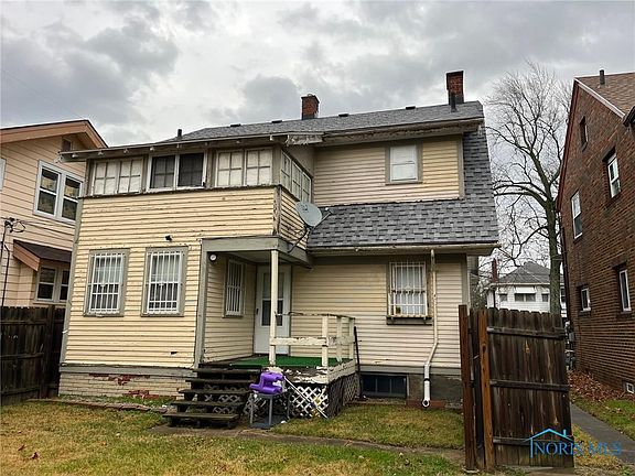 4th image of 3851 Revere Dr