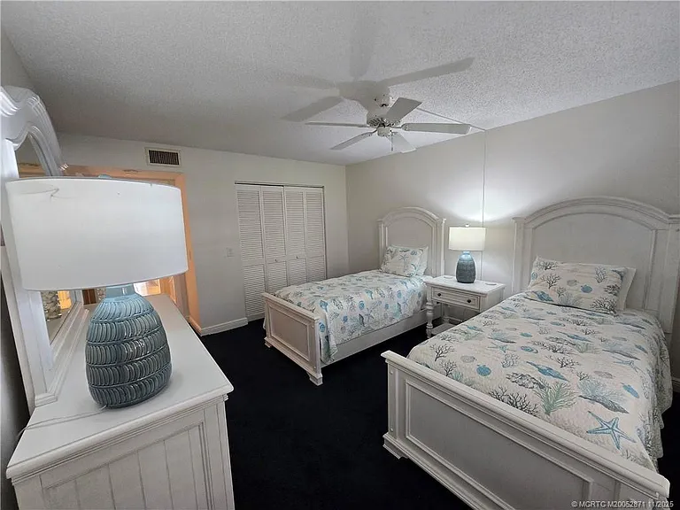 316 NE Edgewater Dr — Photo 20
