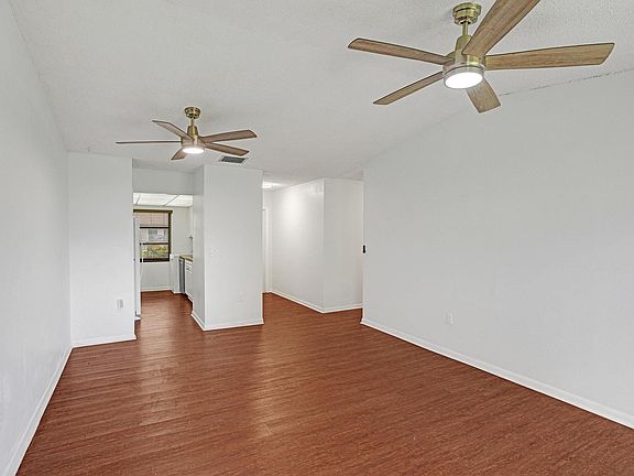 4th image of 13934 SW 52nd Terrace