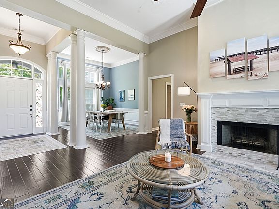 3rd image of 12 Baymeadow Ln