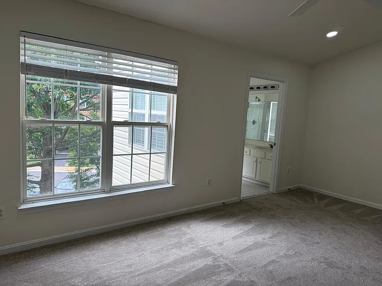13129 Park Crescent Cir — Photo 39