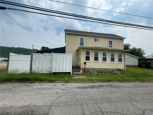 1400 Center St, Wellsville, OH 43968