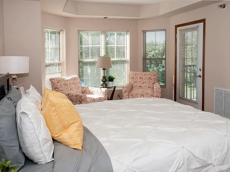 Cornelia Place — Photo 15