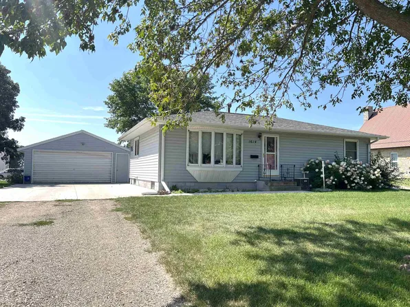 1614 1st Ave N, Estherville, IA 51334