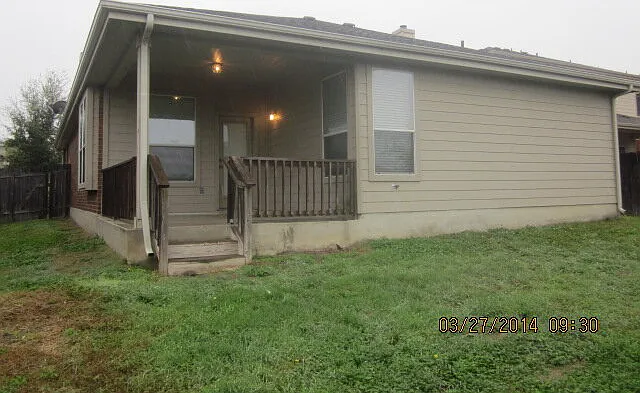 3 bed, 2.0 bath, 1447 sqft, $1,695 — Photo 2