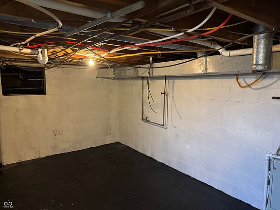 4th image of 403 N Hobson St