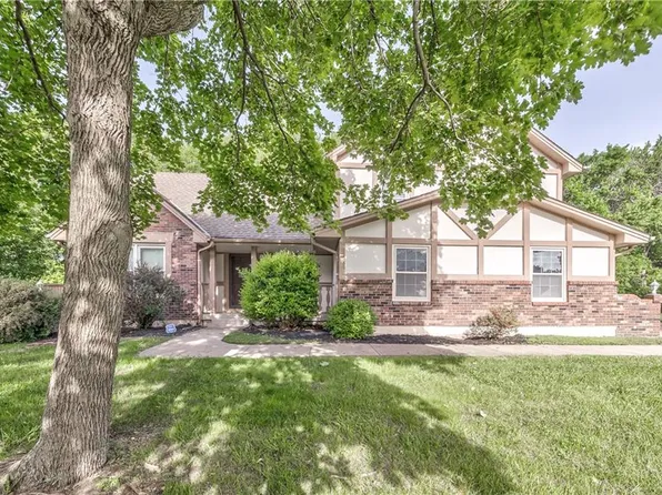 529 SW Windmill Ln, Lees Summit, MO 64082