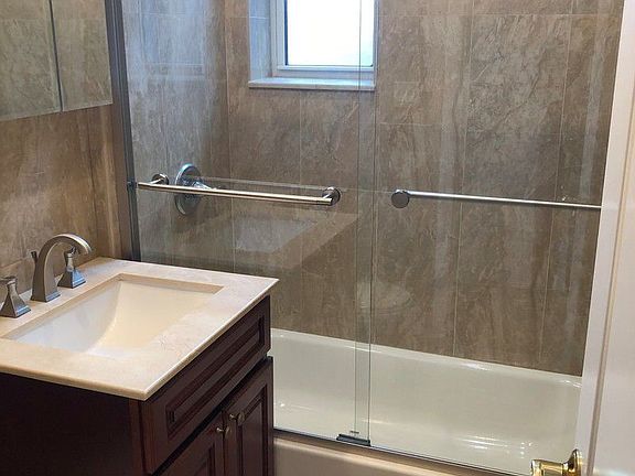 2nd image of 5806 43rd Ave APT 3D