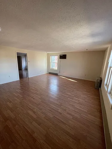 Kingsley Apartments Photo 1
