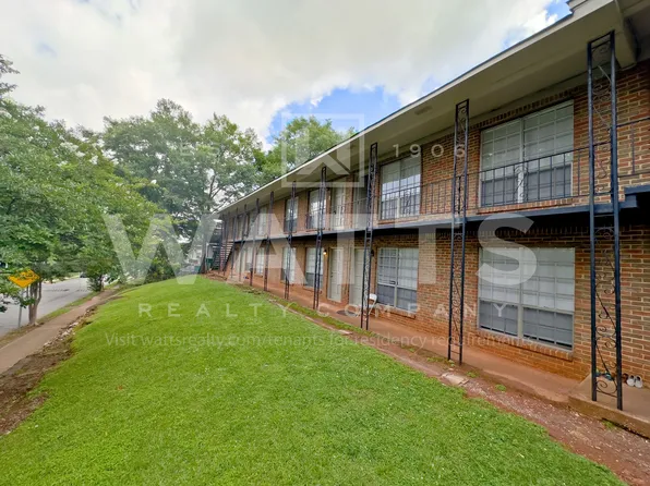 Savannah Square Apartments