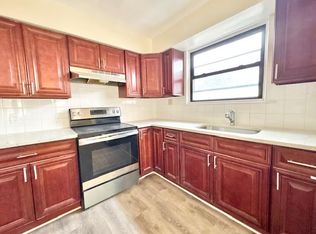 33-18 Union St #3, Flushing, NY 11354