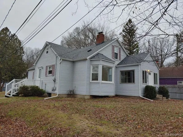 4026 S Towerline Rd, Bridgeport, MI 48722