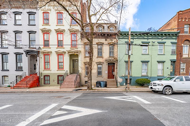 2nd image of 119 Grand Street