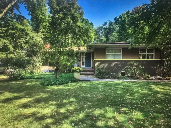 363 Valley Rd, Haworth, NJ 07641