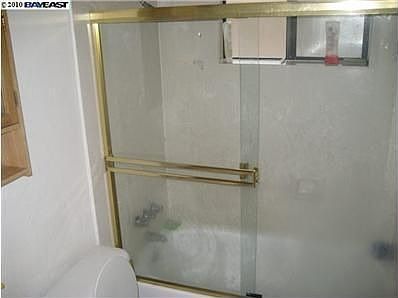 4th image of 24590 Leona Dr