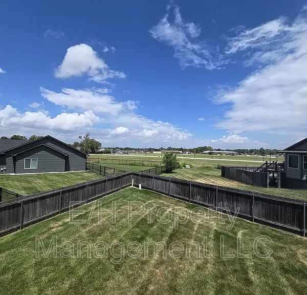 5937 N Millsboro St — Photo 36