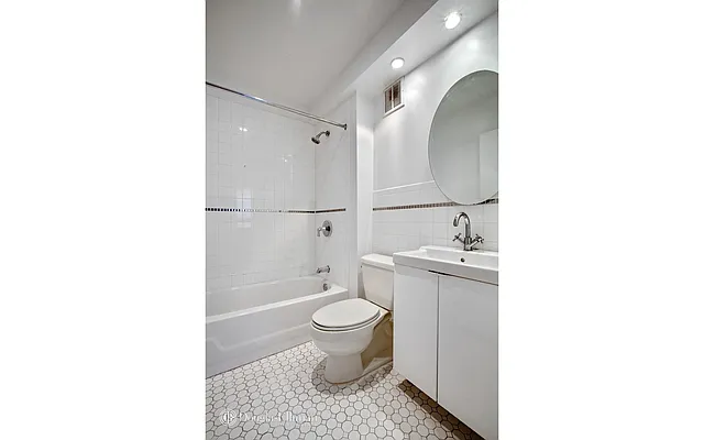 Rented by Douglas Elliman | media 21