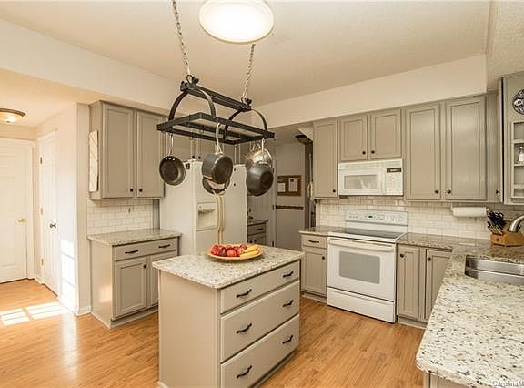 2nd image of 8519 Fox Tail Ln