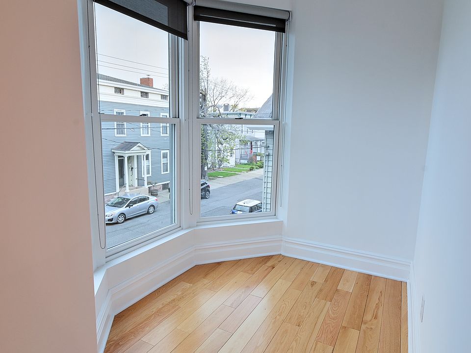 1st image of 354-356 Union St #3