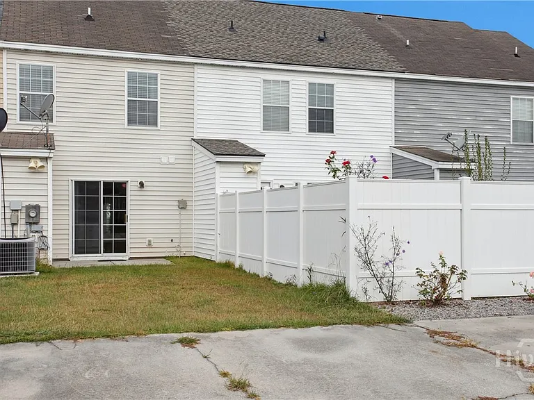 84 Fairgreen St — Photo 25