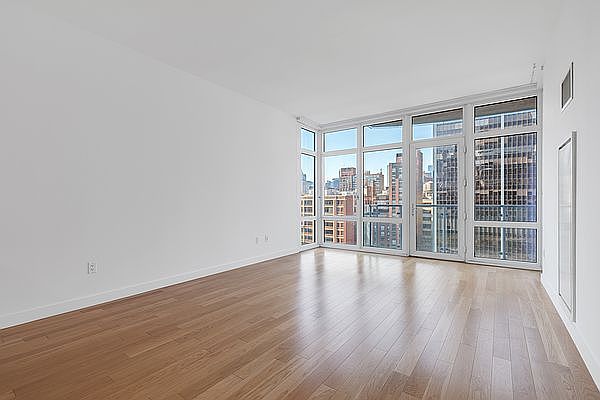 1st image of 555 W 59th St APT 5E