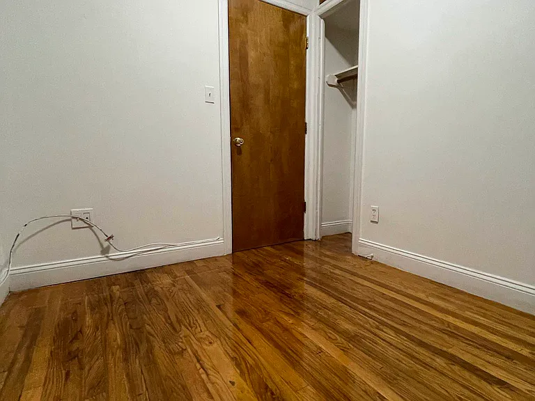 238 E 25th St #16 — Photo 9