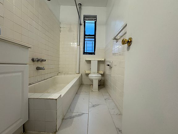 5th image of 633 W 171st St APT 41