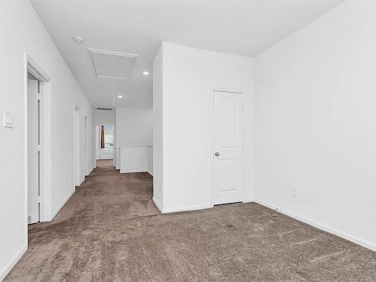 677 Royal Arch Dr — Photo 16