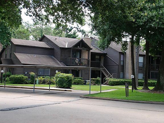 Your home comes complete with covered parking, large shade trees and plenty of green space for Fido 