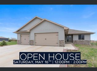 26164 Reed Ct, Canistota, SD 57012