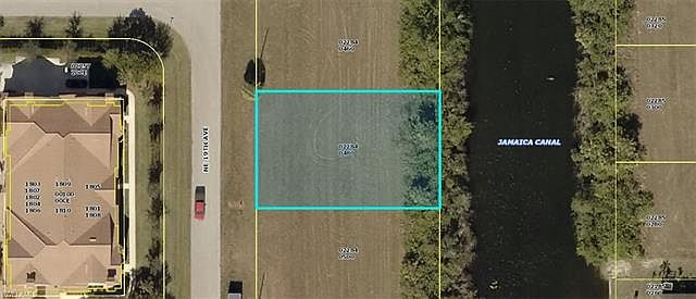2nd image of 2537 NE 19th Pl