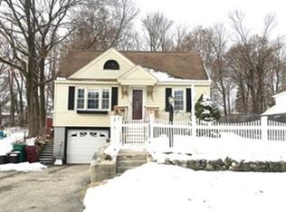 106 Llewellyn St, Lowell, MA 01850