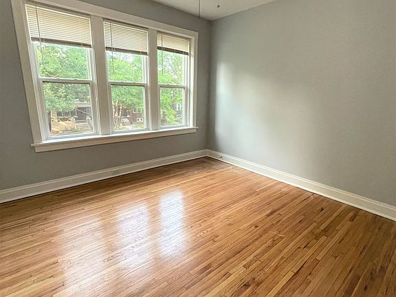 3rd image of 5207 Sutherland Ave #2W