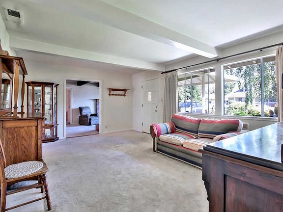 5th image of 20889 Dunbar Dr