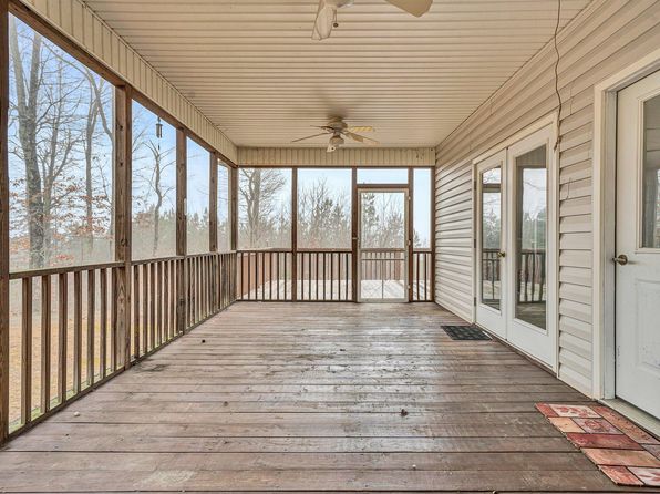 133 Prairie Dr, Henry, VA 24102
