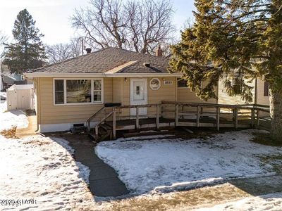 1805 5th Ave N, Grand Forks, ND, 58203