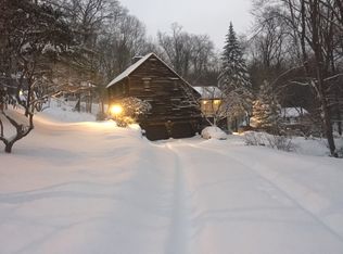 100 Tanglewood Rd, Stratford, CT 06614