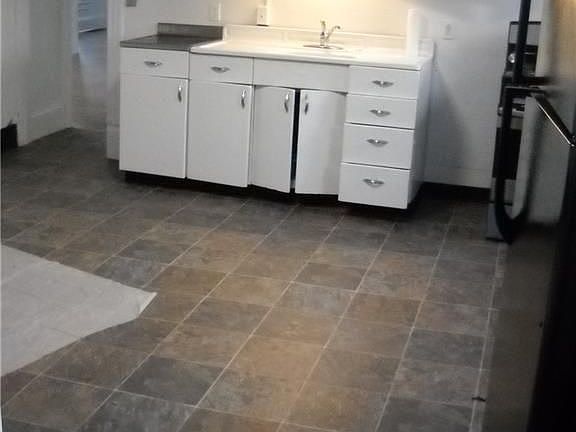 2nd image of 330 Hawley Ave #1