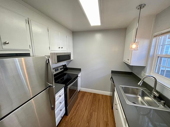 5th image of 426 Escuela Ave APT 7