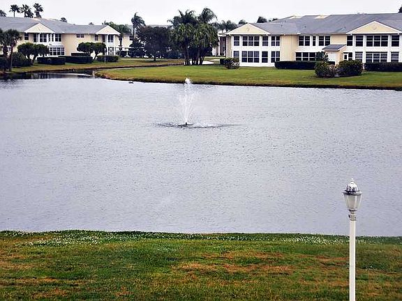 2nd image of 334 Grove Isle Cir #334